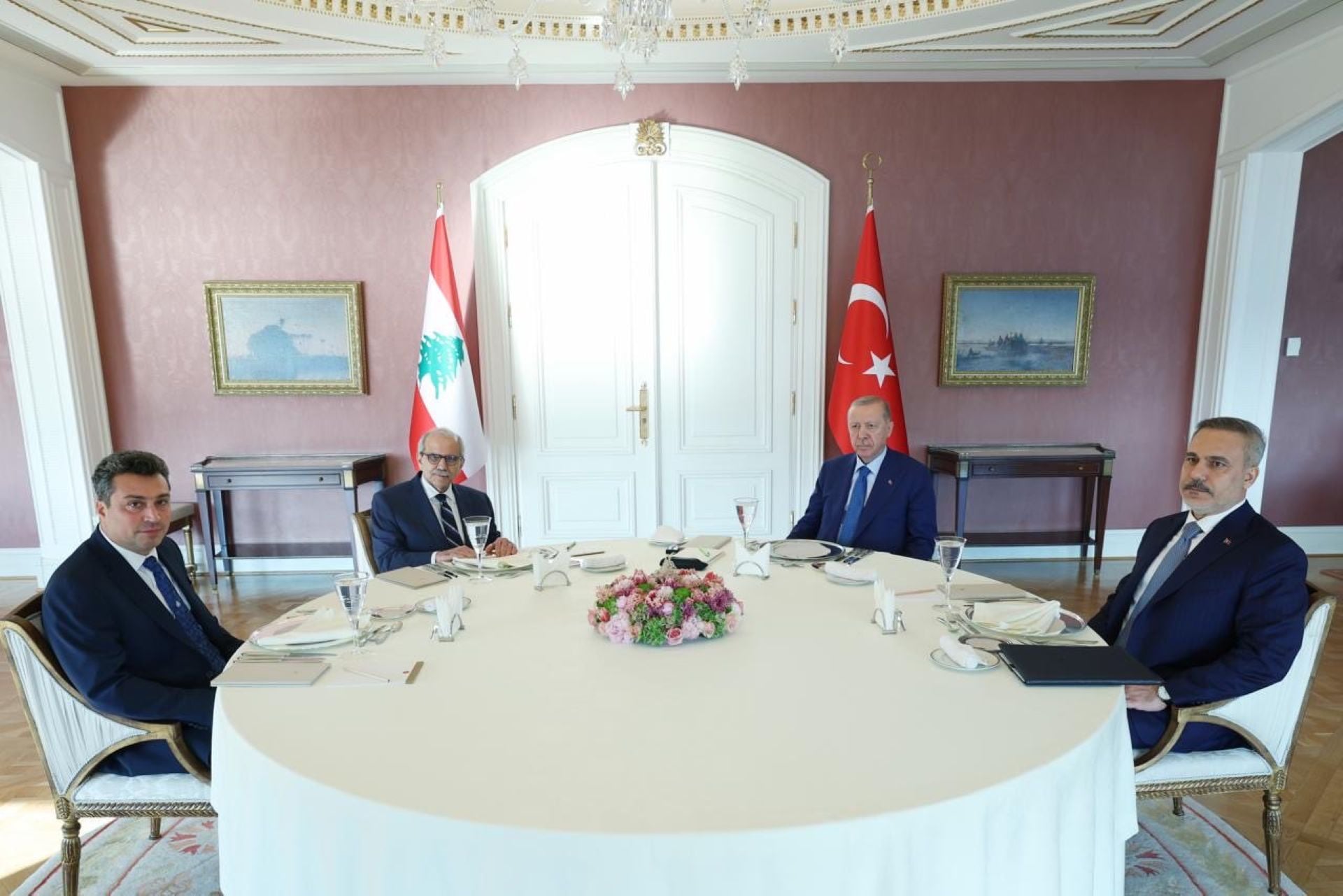 نواف سلام بعد لقائه أردوغان: لبنان متمسك باستقلال قراره وسيادة الدولة على كامل أراضيها
